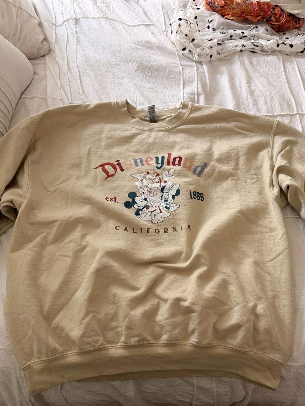 Beige gildan Disney/mickey sweater